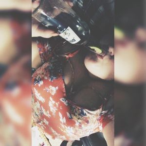 Meet your Posher, Raechel aleece